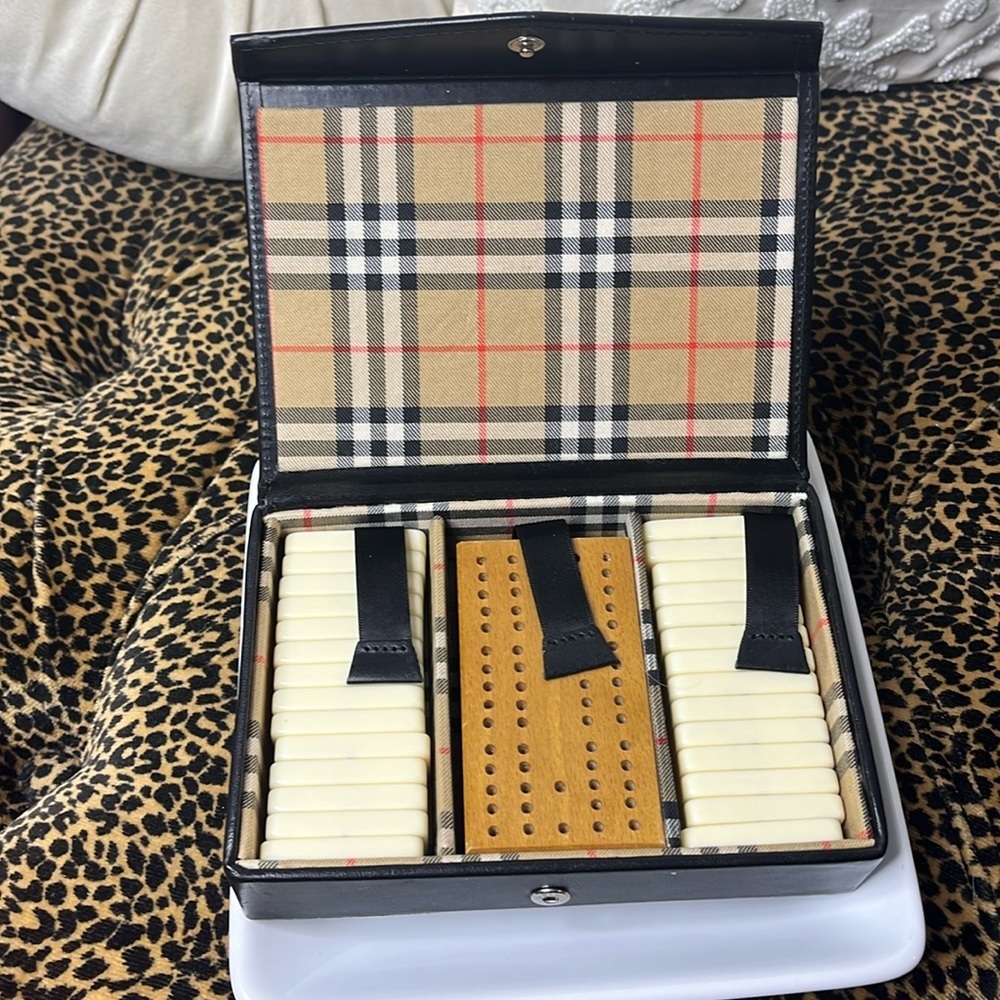 ⭐️🎉🪩 HOST PICK ⭐️🎉BURBERRY GOLF DOMINOES & CRIBBAGE SET